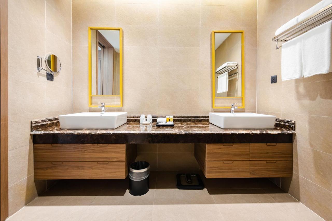 Muong Thanh Luxury Ha Long Centre II Exterior foto